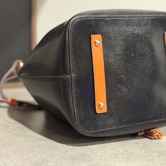 DOONEY & BOURKE SIENA SERENA DRAWSTRING BUCKET BAG! Very Gently Used!! - Picture 7 of 13